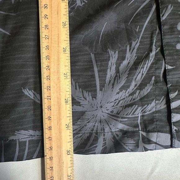 Purdue Boilermakers Colosseum Hawaiian Shirt Mens Medium Button Up Performance - Picture 6 of 9